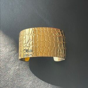 Kenneth Jay Lane KJL Gold Croc Texture Wide Hinged Cuff Bracelet Vintage